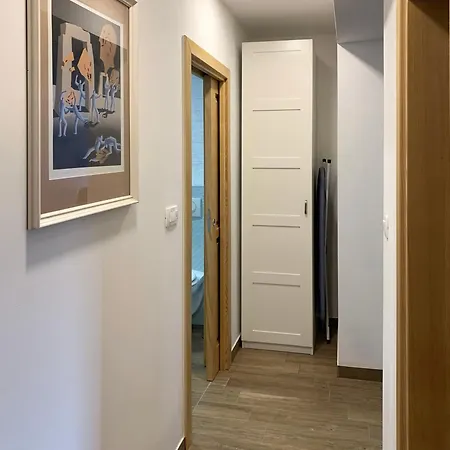 Number 10 Apartment *