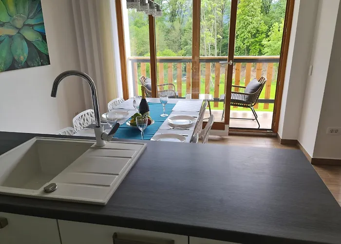 Lejlighed Number 10 *